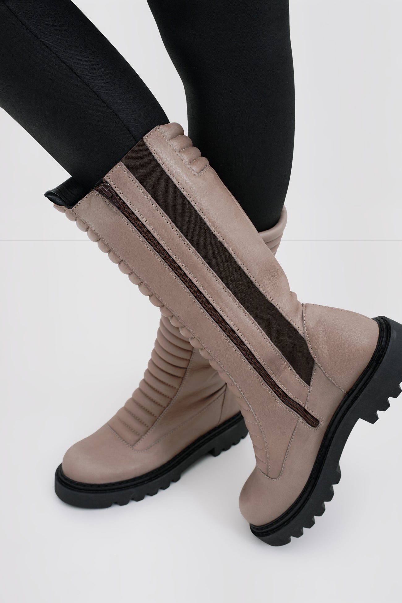 #Taupe