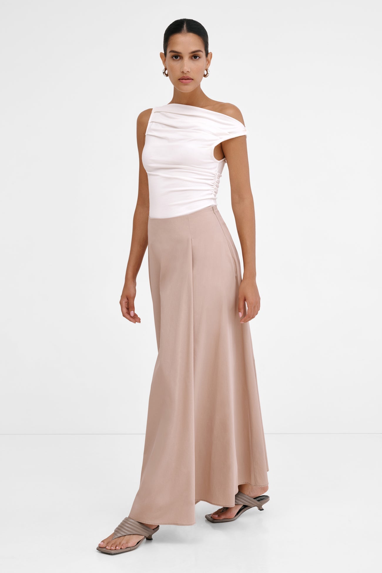 #Taupe