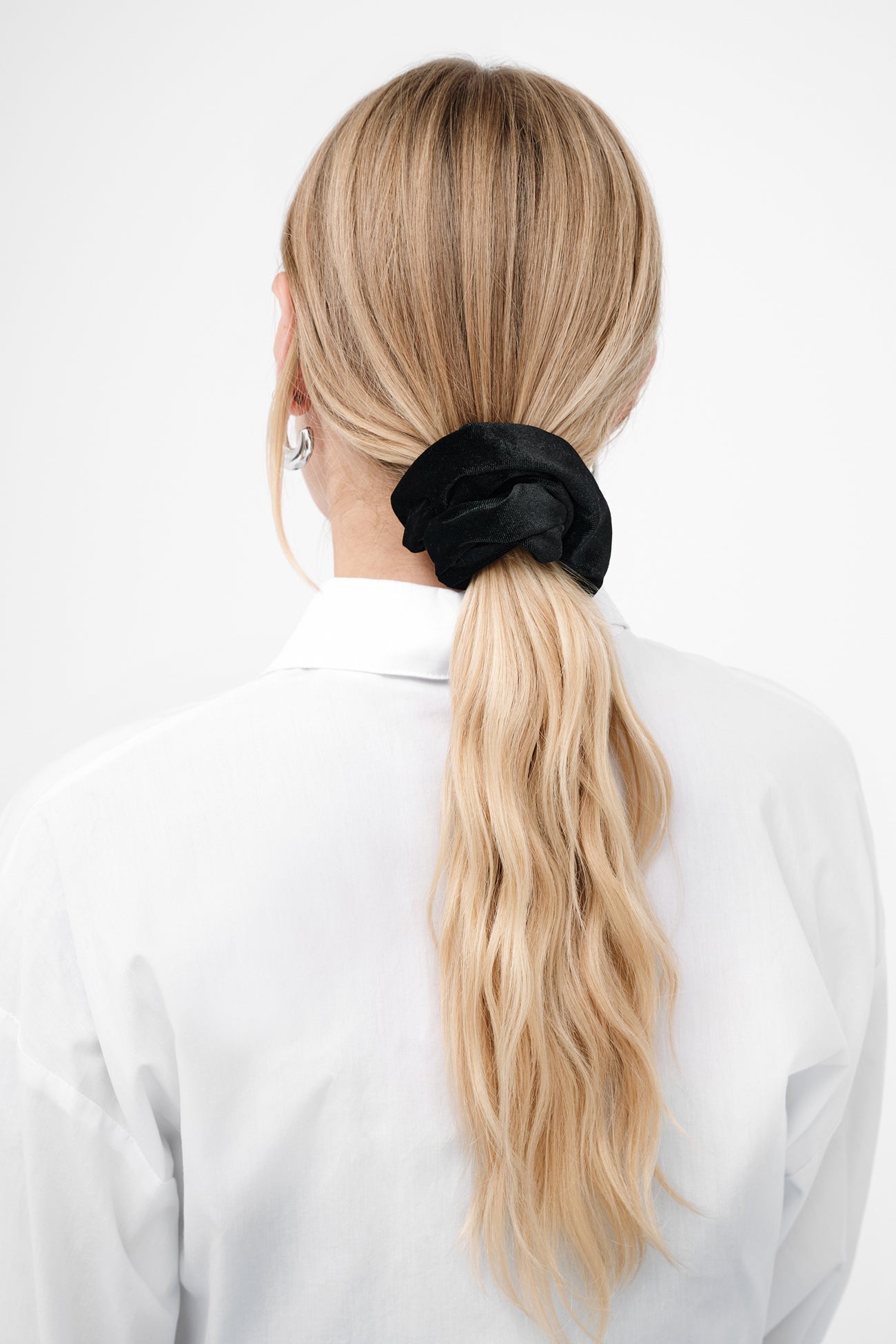 Glow Club Free Gift — Nikki Scrunchie Set