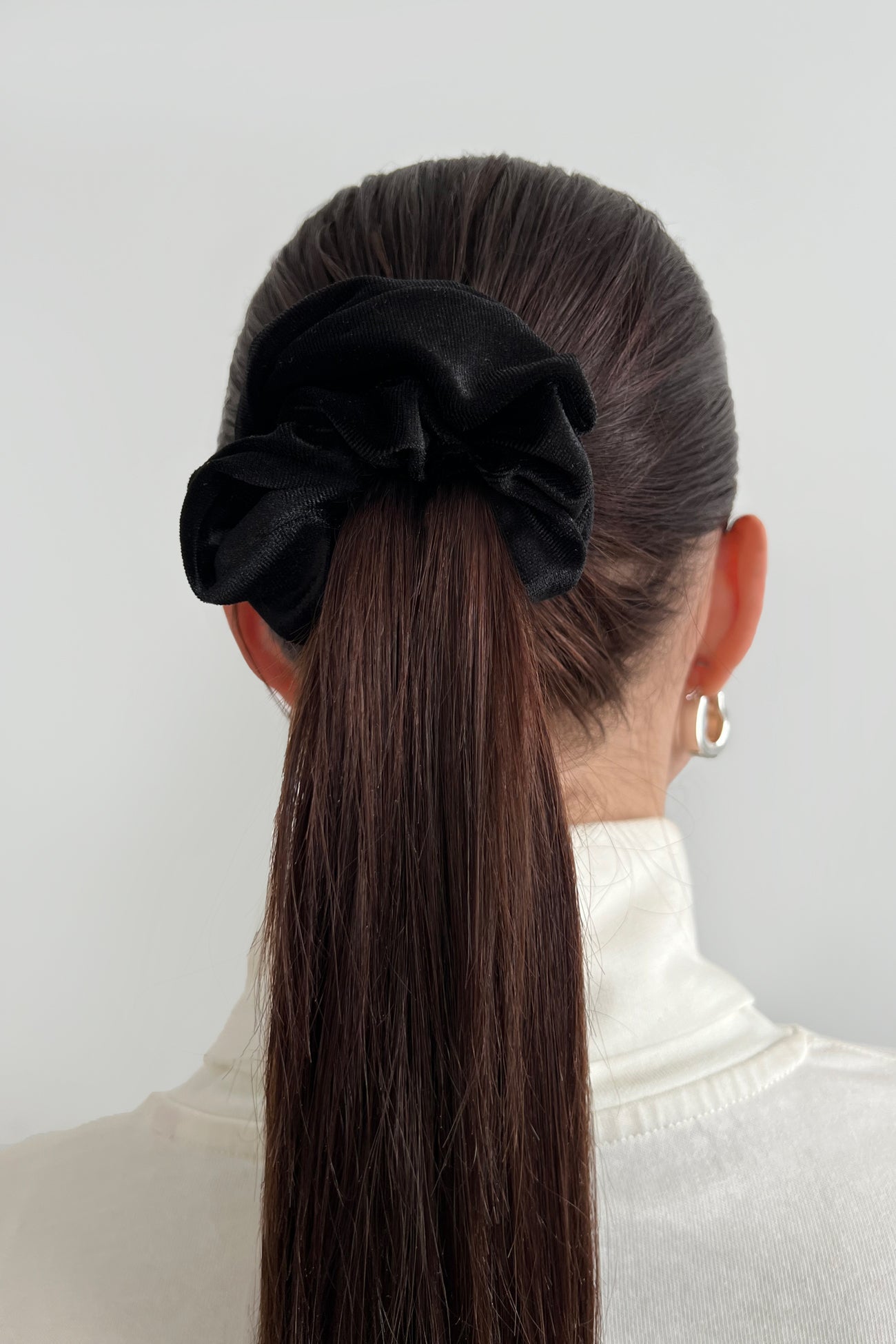 Glow Club Free Gift — Nikki Scrunchie Set
