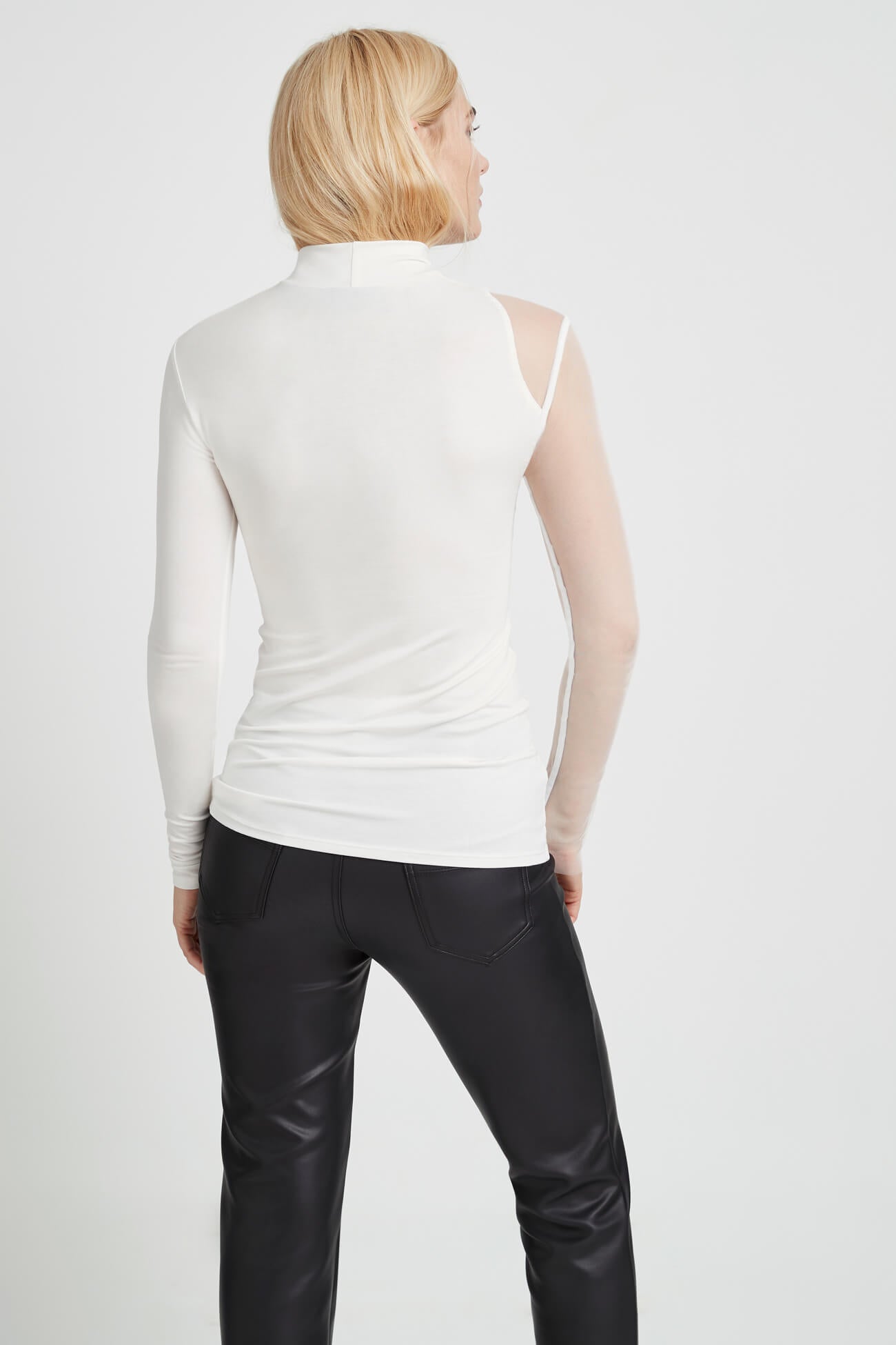 #Off White